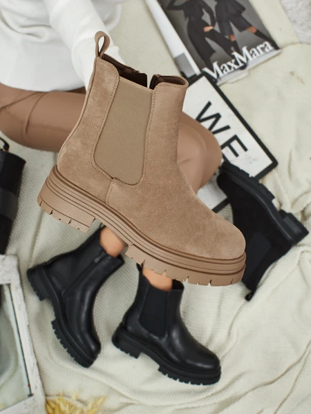 Women's Chelsea-style ankle boots made of eco-suede Lunvor