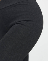 Dark gray || pigeon gray