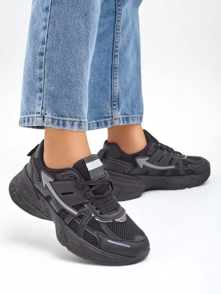 Royalfashion Women's sports sneakers on a thicker sole Beysa