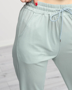 dark green || mint