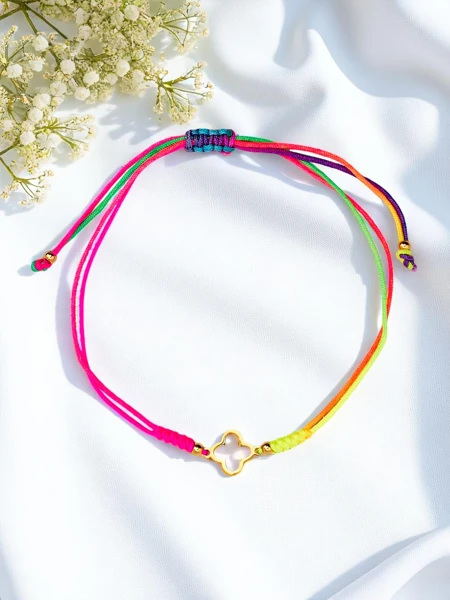 Women's bracelet with Golden Tide ornament