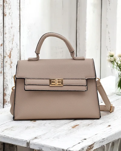 Royalfashion Elegant small handbag for women, type: handbag. Elegant, small handbag for women, equipped with a magnetic closure. It features a detachable, adjustable strap, allowing for comfortable wearing in various ways. Perfect for evening outings or s