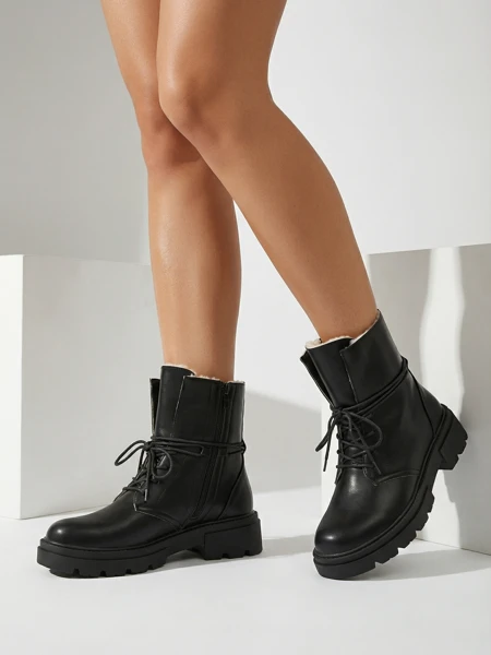 Luna Women's Black Leather Elegant Winter Boots