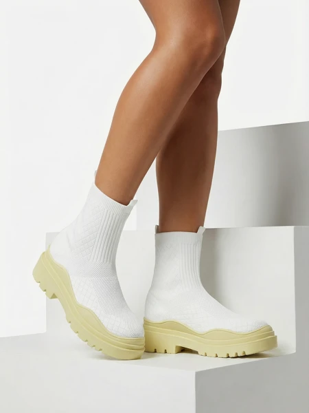 Elegant Women's Lime Vintage Style Shoes