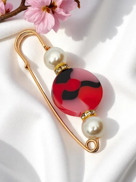 Decorative women's brooch with a ring and pearls Pearl Circle