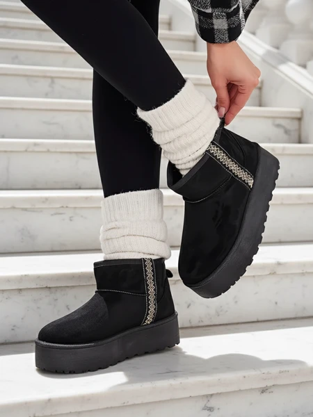 Royalfashion Short women's snow boots a'la Haluzi