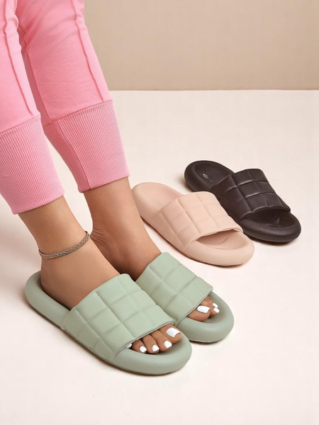 Royalfashion Women's Flat Quilt Walk Flip-Flops