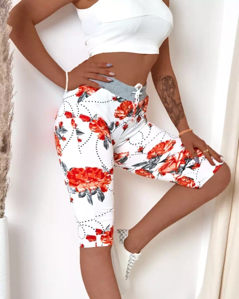 Women's floral 3/4 shorts in white and red PLUS SIZE- Clothing