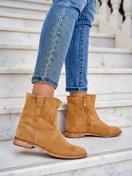 Royalfashion Brown ankle boots with cowboy style on covered wedge Patorias