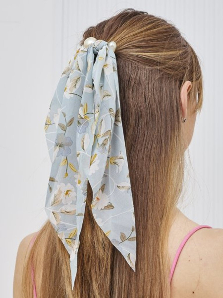 Royalfashion Hair elastic with a ribbon decorated with little flowers and pearls Florennea