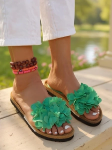 dark green