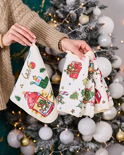 Royalfashion Holiday set of 4 kitchen towels Merry Xmas