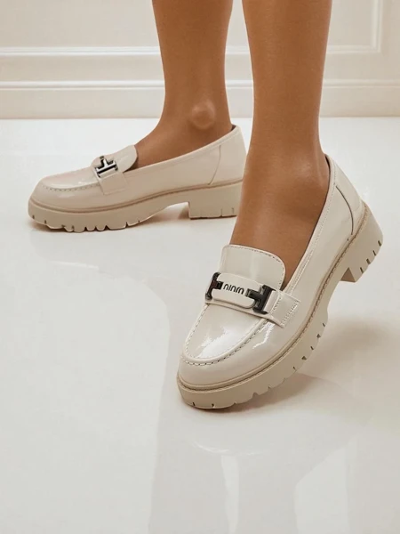 Atena women's beige flat-heeled loafers made of eco-leather