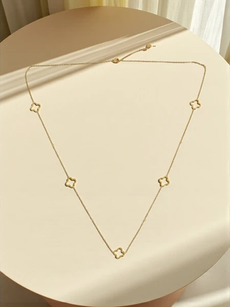 Lira Lariat Necklace with Clover Motif