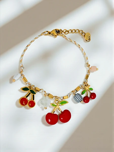 Ariadna Cherry Bracelet