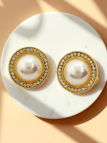 Royalfashion Women's clip-on earrings with pearl Aurelia Perla