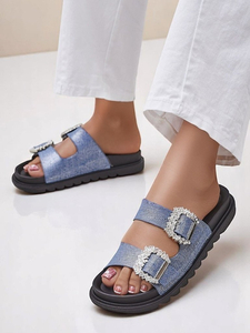 Deep blue sky || niebieski