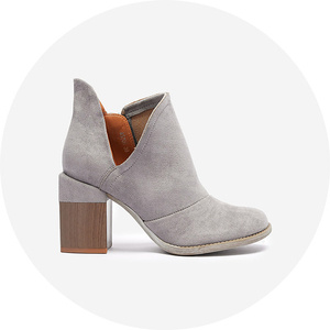 pigeon gray || Light gray