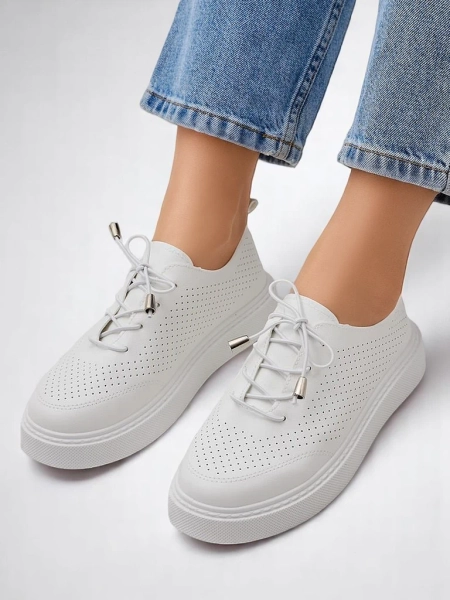 Royalfashion Women's perforated laced sports shoes Vaned