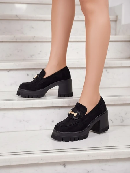 Elegant Vulcano Sandals in Black Suede