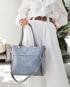 Ecru || Light beige || niebieski