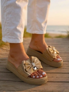 light brown || brown