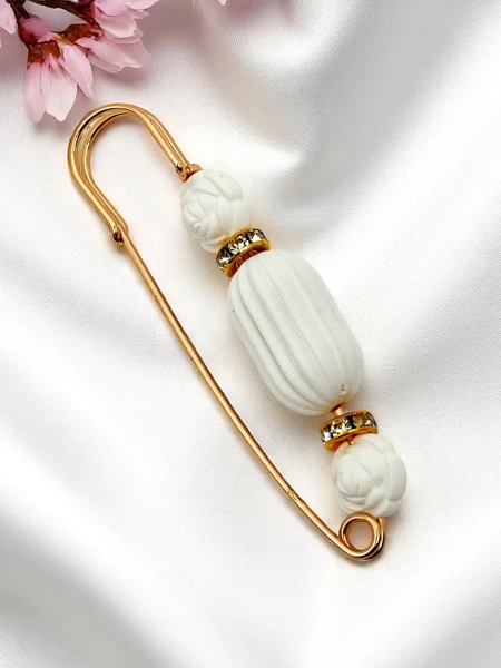 Decorative women's brooch with little roses Rose Charm