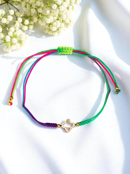 Women's bracelet with Golden Tide ornament