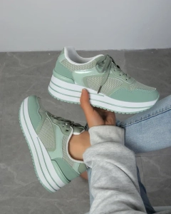 dark green