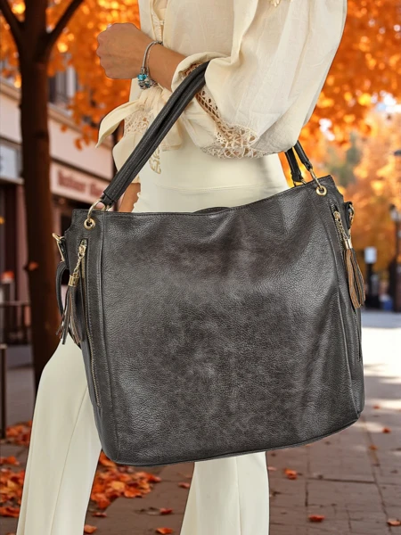 Artemida Vera women's leather bag – gray elegance and functionality
