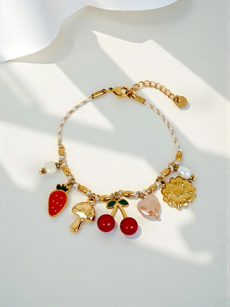 Ariadna Cherry Bracelet