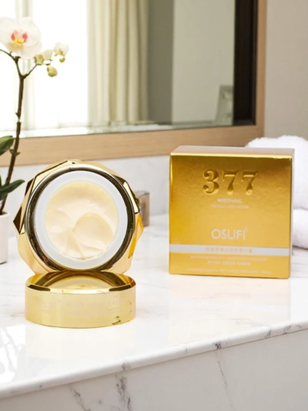 377 Brightening face cream evening out skin tone
