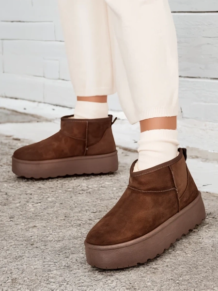 Royalfashion Women's platform snow boots a'la Dagodo