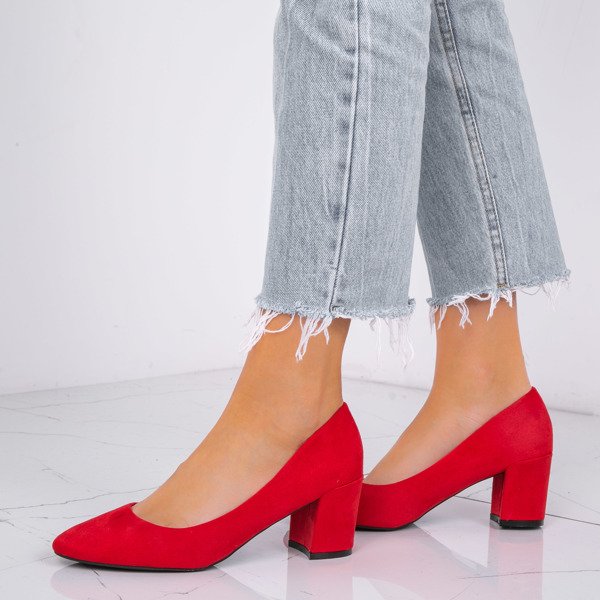 OUTLET Pumps on a pillar with eco suede in red M